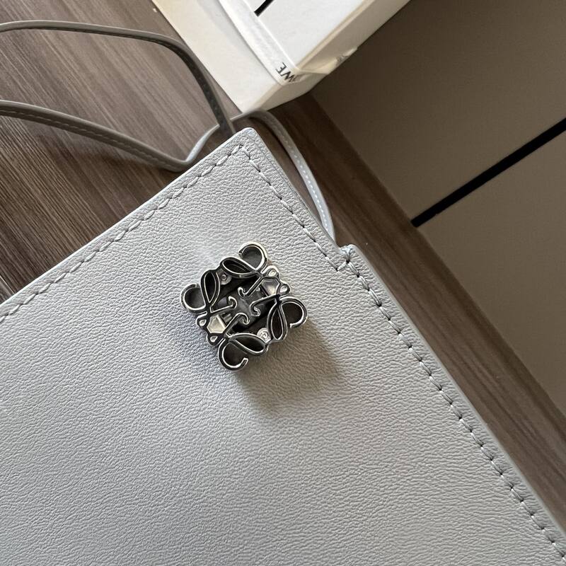 Loewe Gray shoulder bag — AAA Quality Replica