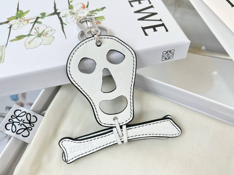 Loewe Skull and Bones keychain Black leather White leather keychain — Top Quality Replica