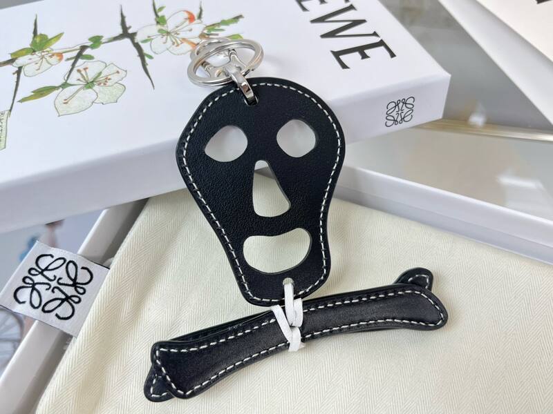 Loewe Skull and Bones keychain Black leather White leather keychain — Top Quality Replica