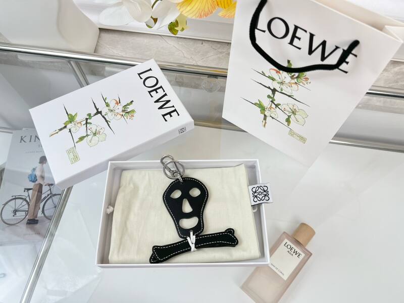 Loewe Skull and Bones keychain Black leather White leather keychain — Top Quality Replica