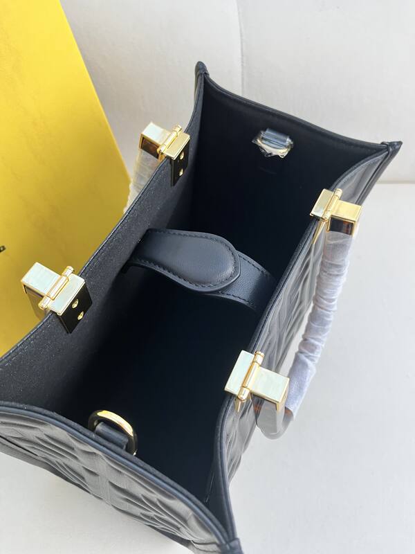 Fendi shoulder bag — Premium Replica