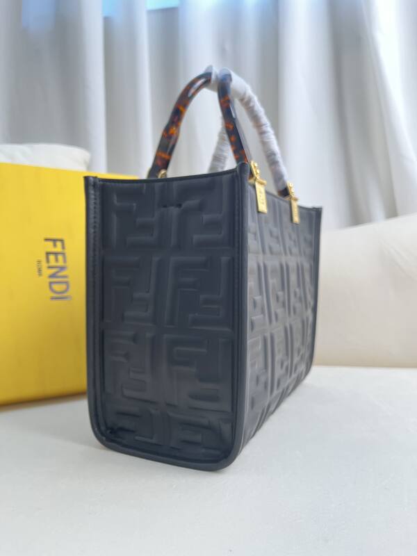Fendi shoulder bag — Premium Replica