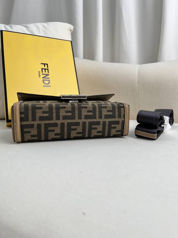 Fendi shoulder bag — Top Quality Replica