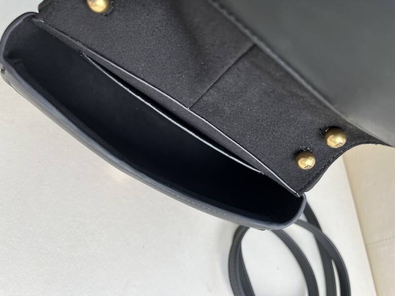 Fendi shoulder bag — 1:1 Replica