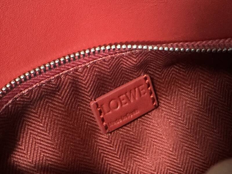 Loewe Red shoulder bag — 1:1 Replica