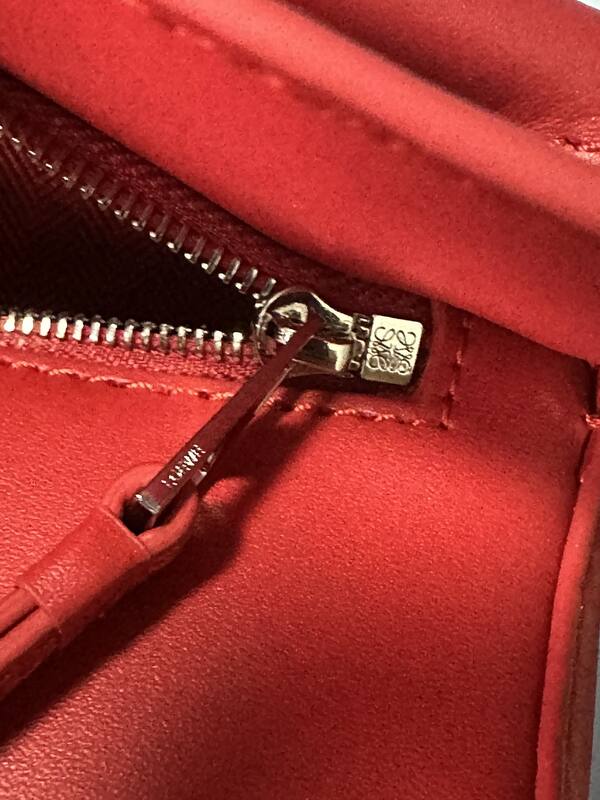 Loewe Red shoulder bag — 1:1 Replica