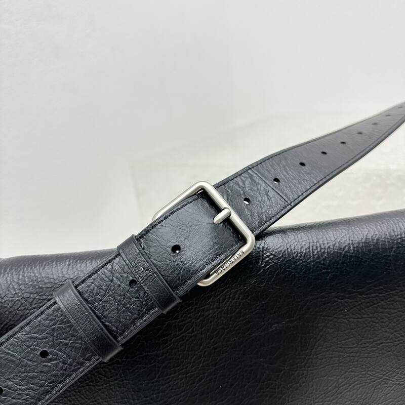 Balenciaga Black shoulder bag — 1:1 Replica