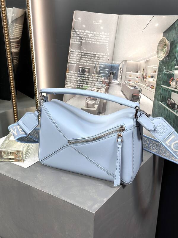 Loewe Calfskin 25x18x10cm shoulder bag — Top Quality Replica