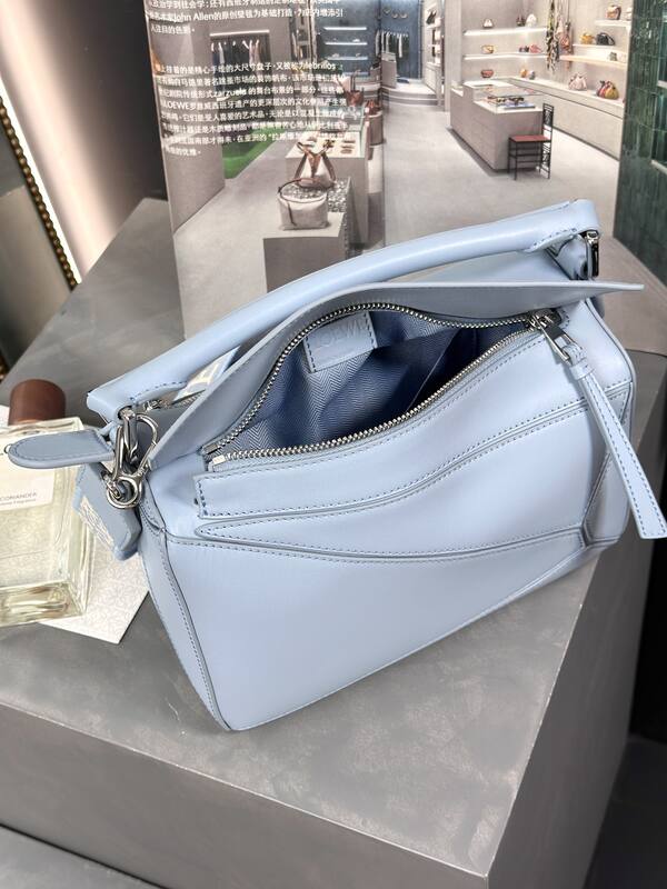 Loewe Calfskin 25x18x10cm shoulder bag — Top Quality Replica