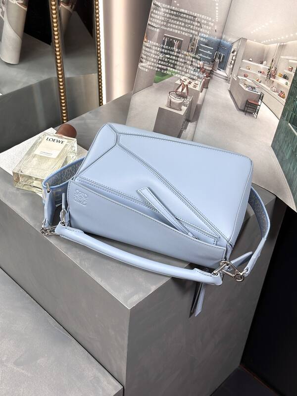Loewe Calfskin 25x18x10cm shoulder bag — Top Quality Replica