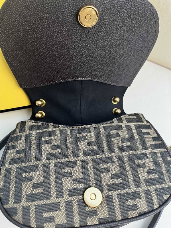 Fendi shoulder bag — Premium Replica