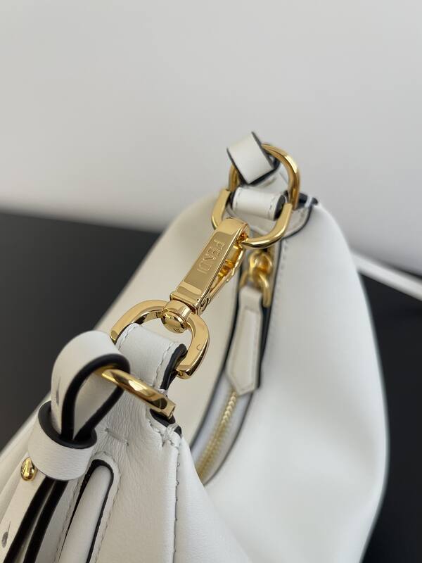 Fendi White 25x18x10cm shoulder bag — Top Quality Replica