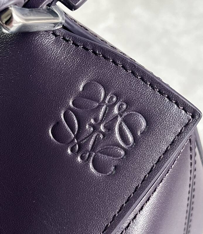 Loewe Calfskin 25x18x10cm shoulder bag — 1:1 Replica