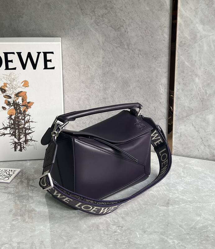 Loewe Calfskin 25x18x10cm shoulder bag — 1:1 Replica