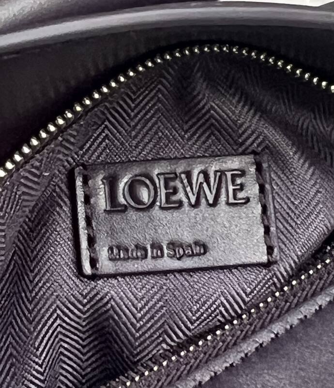 Loewe Calfskin 25x18x10cm shoulder bag — 1:1 Replica