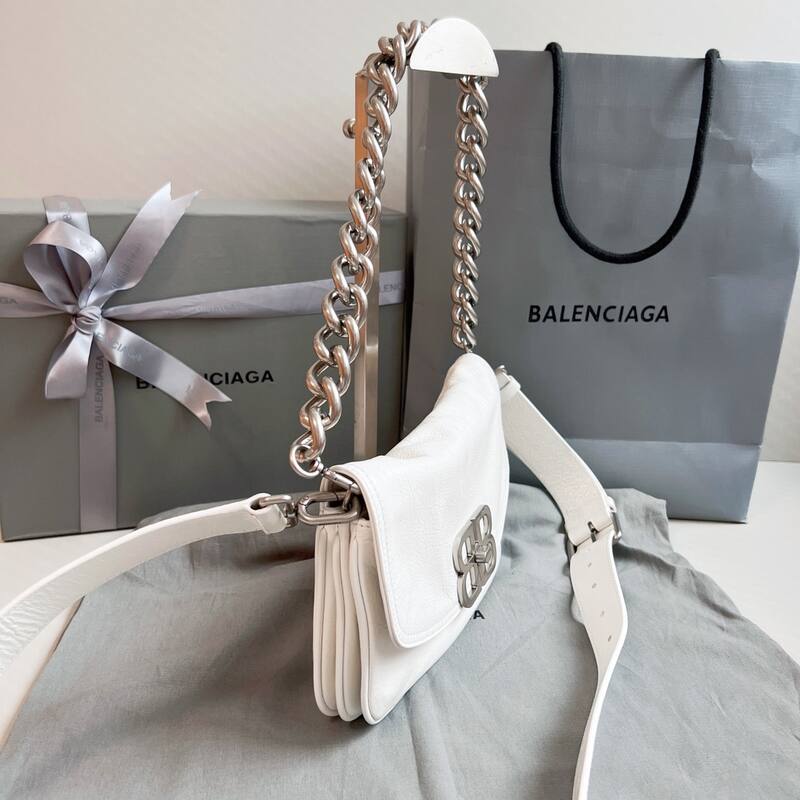 Balenciaga White 25x18x10cm shoulder bag — AAA Quality Replica