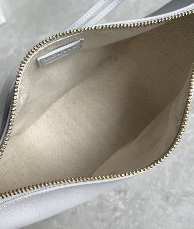 Loewe Calfskin 25x18x10cm shoulder bag — Top Quality Replica
