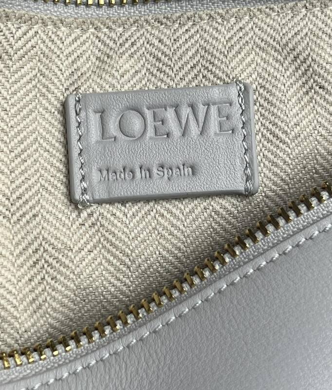 Loewe Calfskin 25x18x10cm shoulder bag — Top Quality Replica