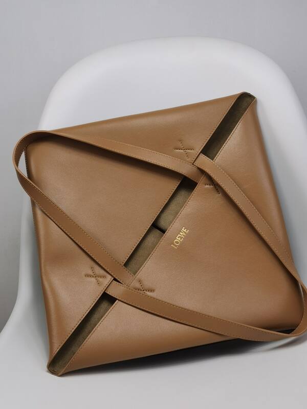 Loewe Calfskin 40x30x16cm shoulder bag — Premium Replica