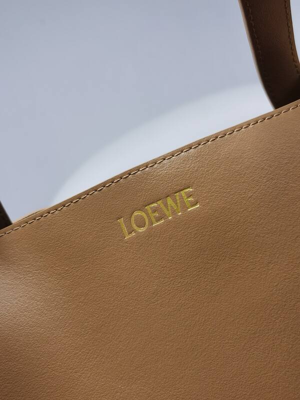 Loewe Calfskin 40x30x16cm shoulder bag — Premium Replica