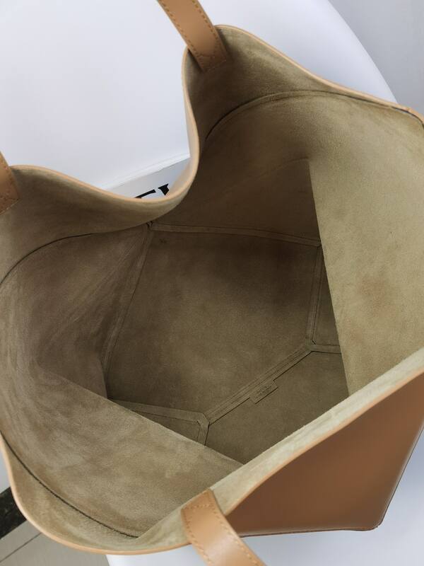 Loewe Calfskin 40x30x16cm shoulder bag — Premium Replica