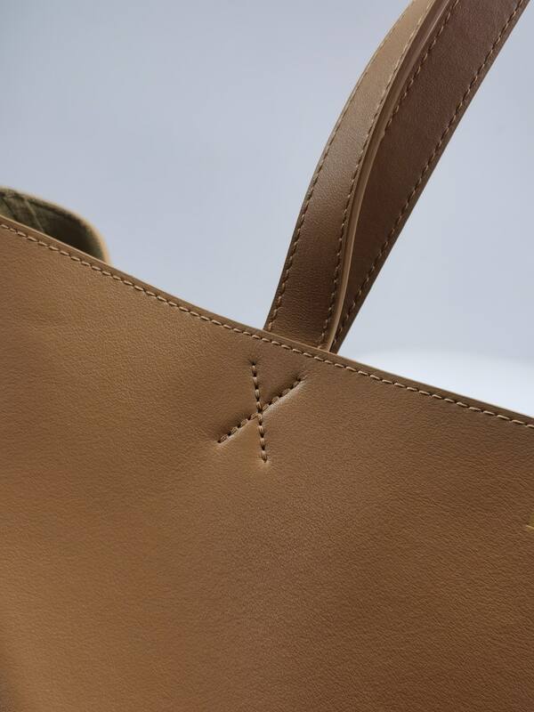 Loewe Calfskin 40x30x16cm shoulder bag — Premium Replica
