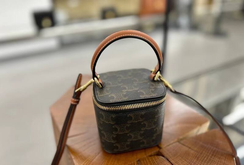 Celine Triomphe shoulder bag — Top Quality Replica