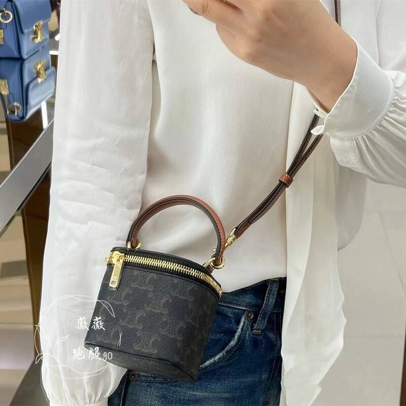 Celine Triomphe shoulder bag — Top Quality Replica