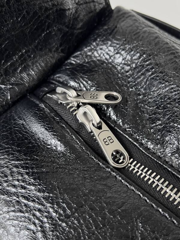 Balenciaga Black shoulder bag — Top Quality Replica