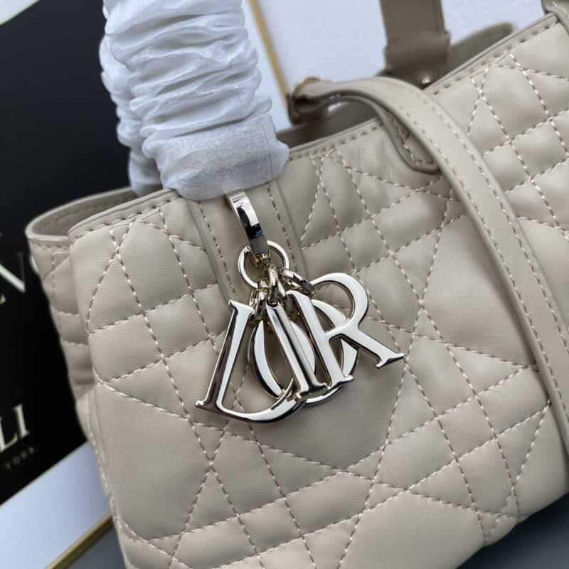 Dior Toujours Beige tote — Premium Replica