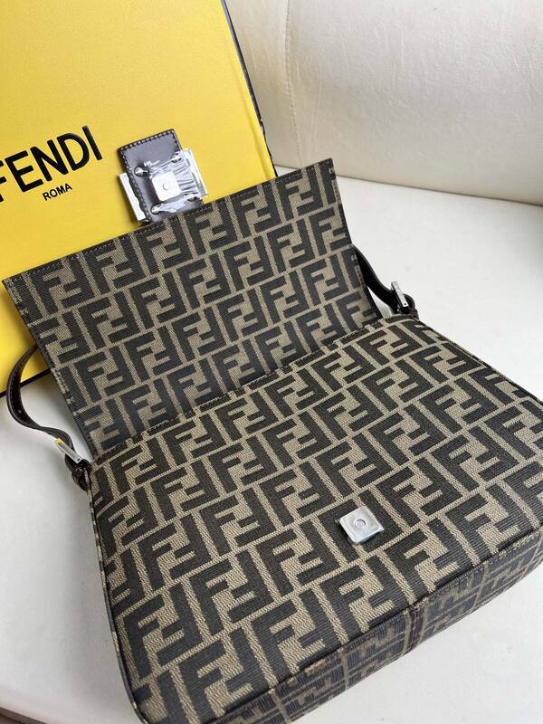 Fendi shoulder bag — AAA Quality Replica
