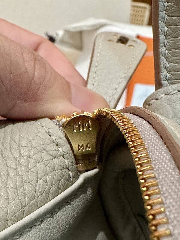 Hermes Lindy Mini Gris Perle mini crossbody — Premium Replica