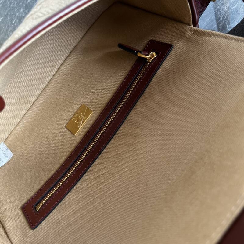 Fendi shoulder bag — 1:1 Replica