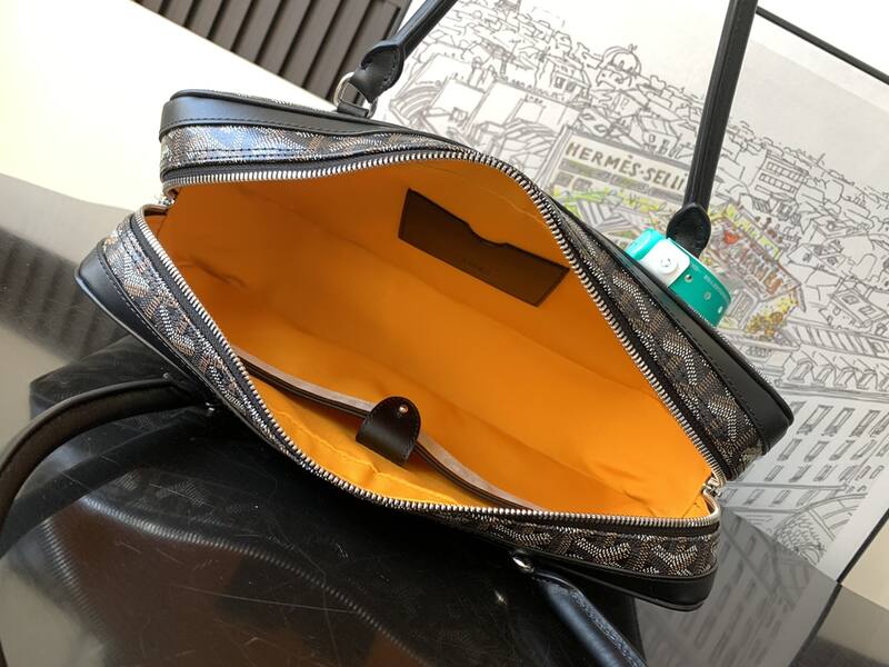 Goyard Black shoulder bag — AAA Quality Replica