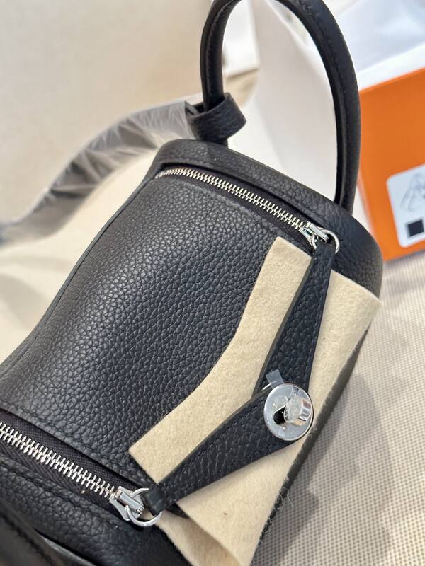 Hermes Lindy Mini Noir mini crossbody — Premium Replica