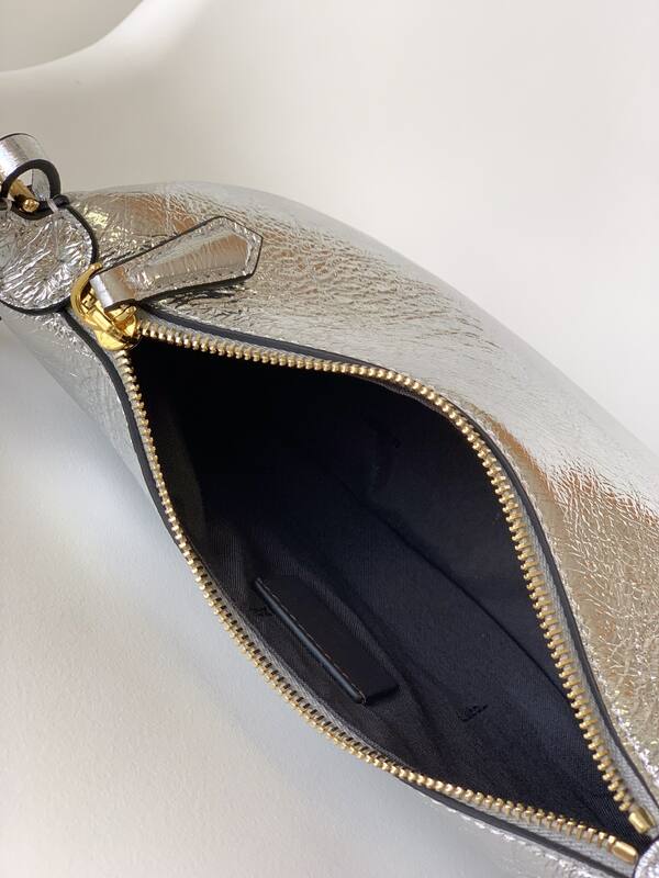 Fendi Silver 25x18x10cm shoulder bag — Premium Replica