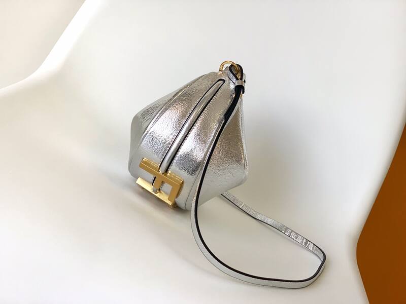 Fendi Silver 25x18x10cm shoulder bag — Premium Replica