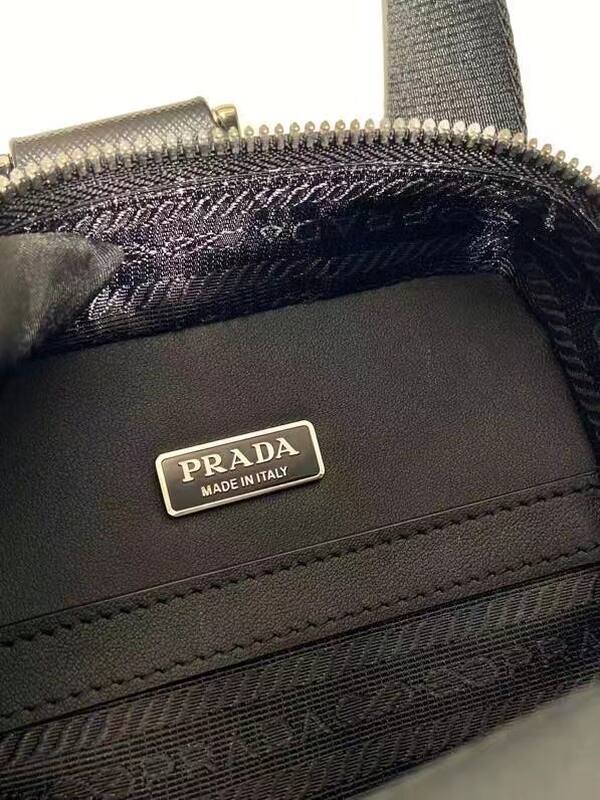 Prada Black 25x18x10cm shoulder bag — Premium Replica