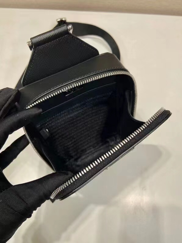 Prada Black 25x18x10cm shoulder bag — Premium Replica