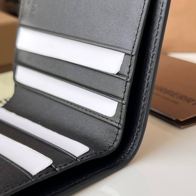 Burberry Black shoulder bag — Premium Replica