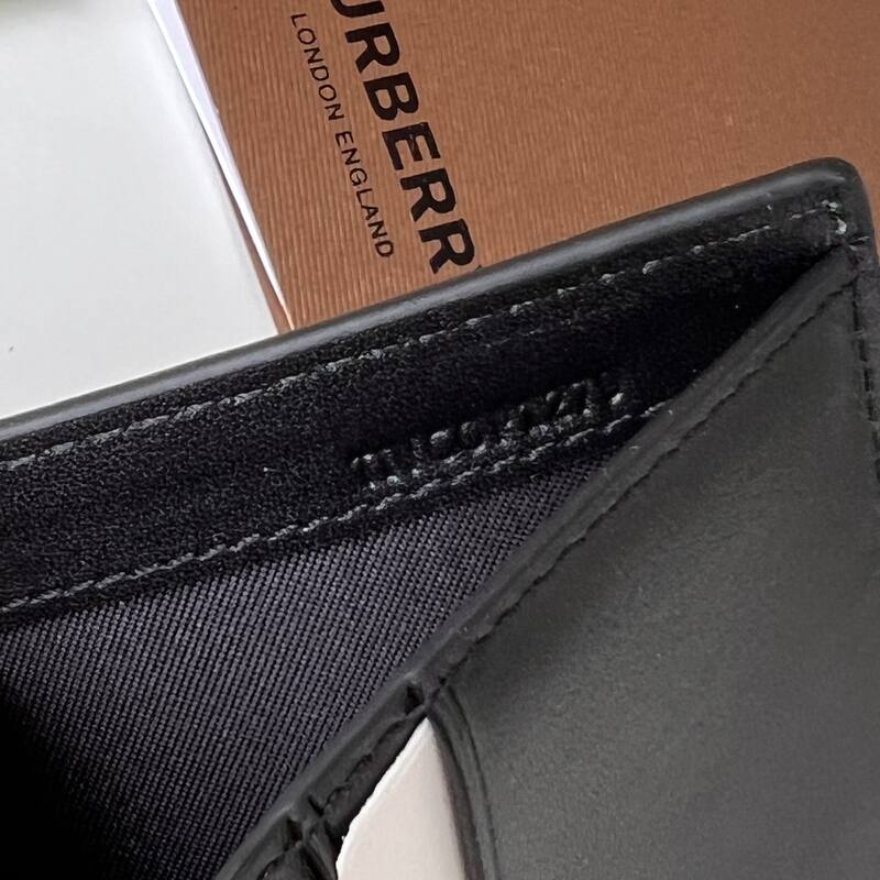 Burberry Black shoulder bag — Top Quality Replica