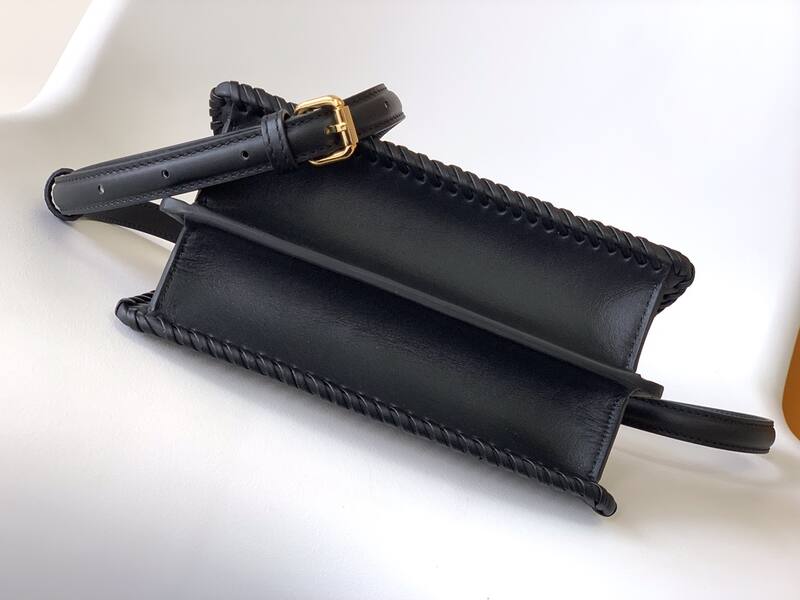 Fendi Peekaboo Black 33x22x14cm shoulder bag — Premium Replica