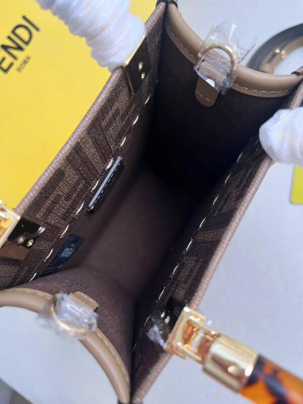 Fendi shoulder bag — Premium Replica