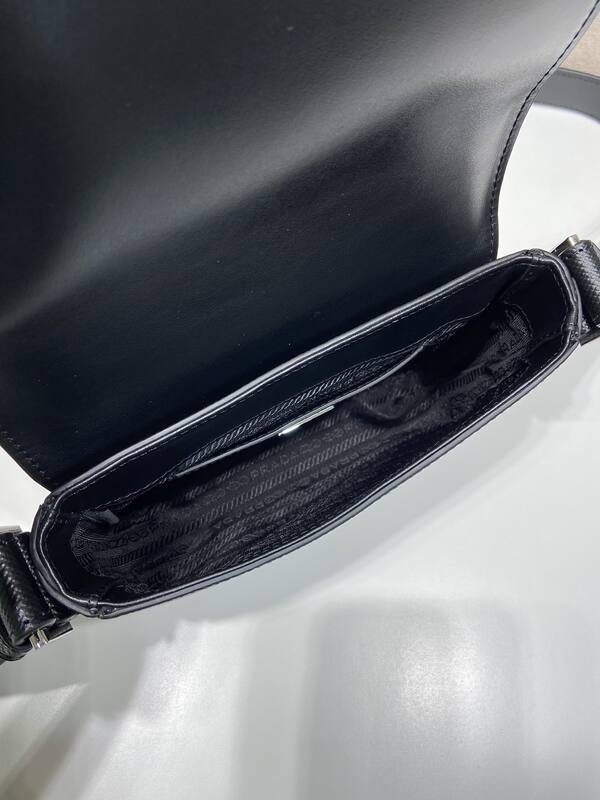 Prada Black 25x18x10cm shoulder bag — Premium Replica