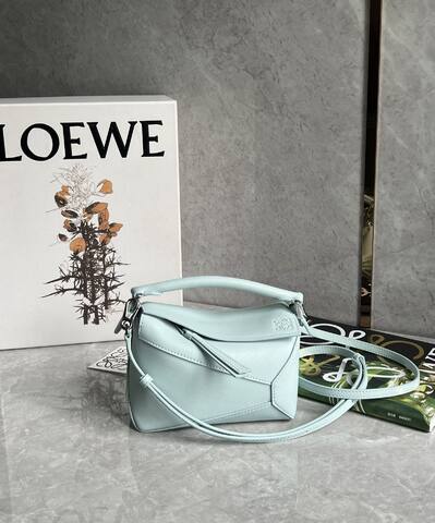 Loewe Blue 18x12cm shoulder bag AAA Quality Replica