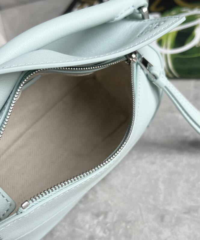 Loewe Blue shoulder bag — AAA Quality Replica