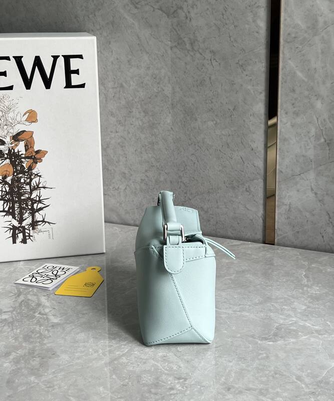 Loewe Blue shoulder bag — AAA Quality Replica