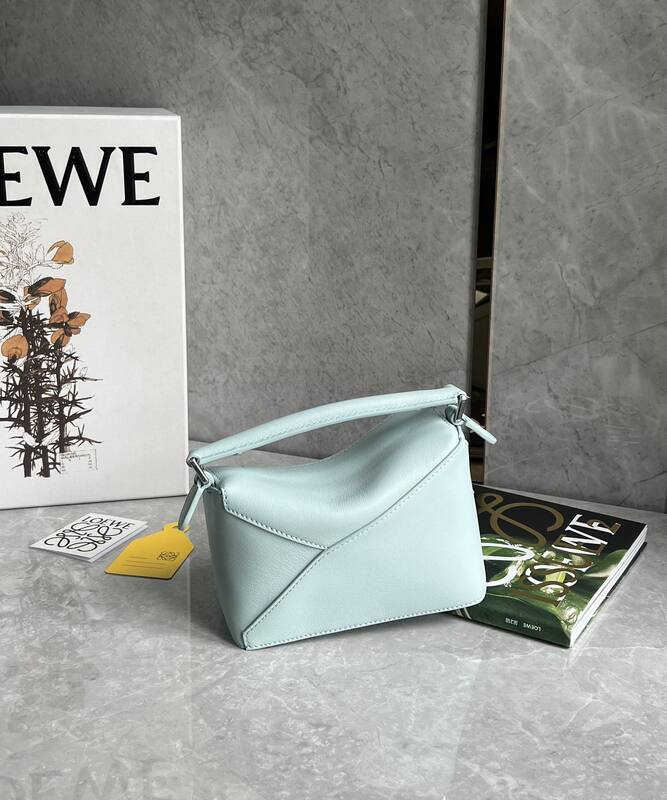 Loewe Blue shoulder bag — AAA Quality Replica