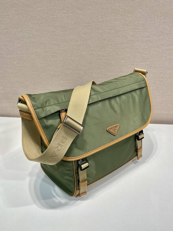 Prada Green 40x30x16cm shoulder bag — AAA Quality Replica