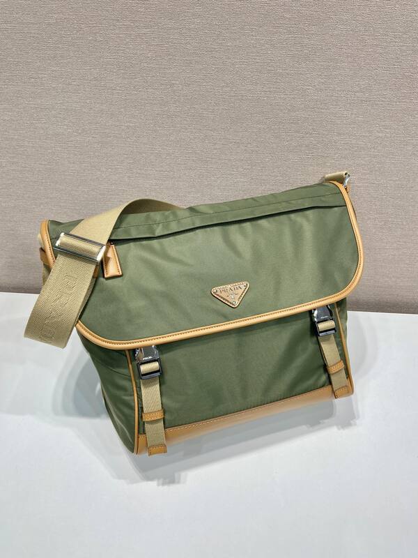 Prada Green 40x30x16cm shoulder bag — AAA Quality Replica